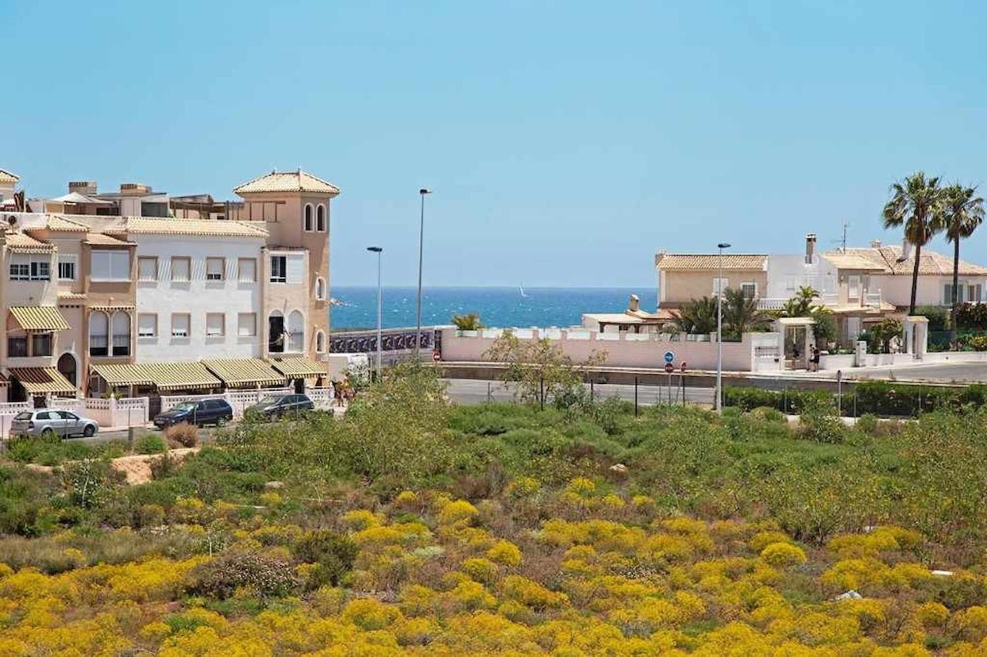 Apto Bajo La Veleta Torrevieja Extérieur photo